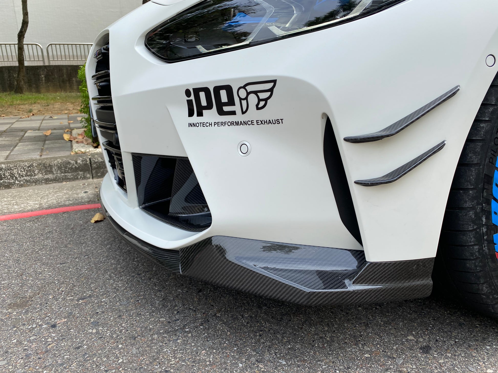 BMW M3/M4 G80/G81/G82/G83 MP STYLE DRY CARBON FIBER FRONT WIND KNIVES-DARKTRACE DESIGN-DARKTRACE DESIGN