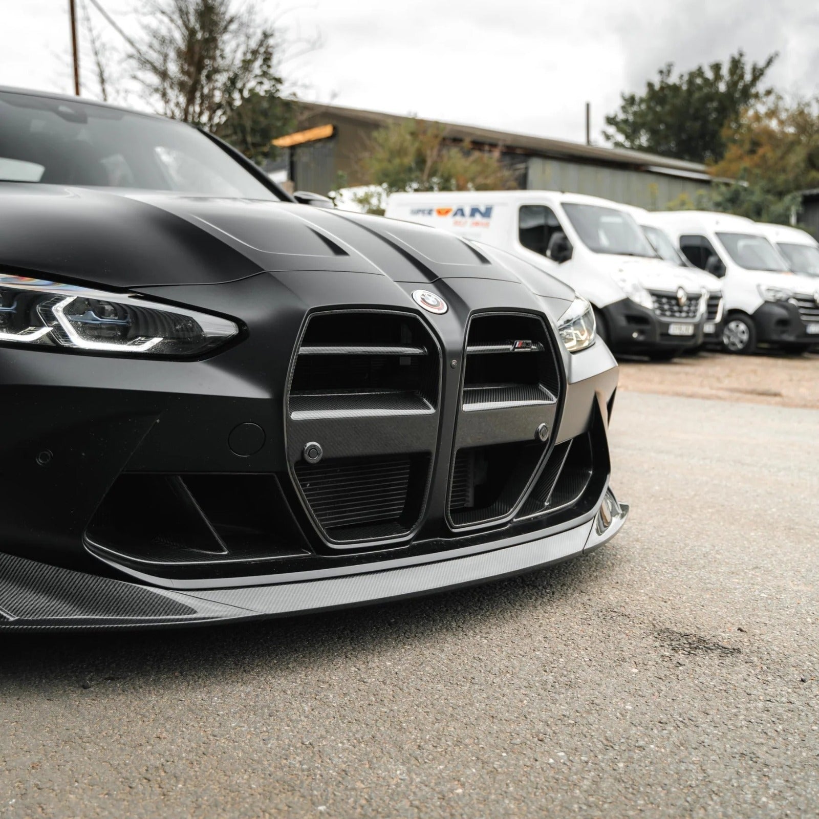 BMW M3/M4 G80/G81/G82/G83 ONE-PIECE V STYLE DRY CARBON FIBER FRONT GRILL-DARKTRACE DESIGN-DARKTRACE DESIGN