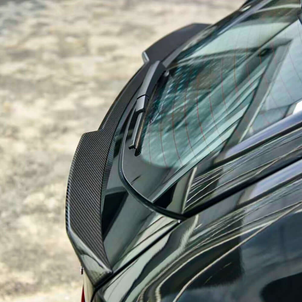 BMW M5 G90/G99 DTD V2 STÍLUSÚ SZÁRAZ KARBON HÁTSÓ LÖKHÁRÍTÓ