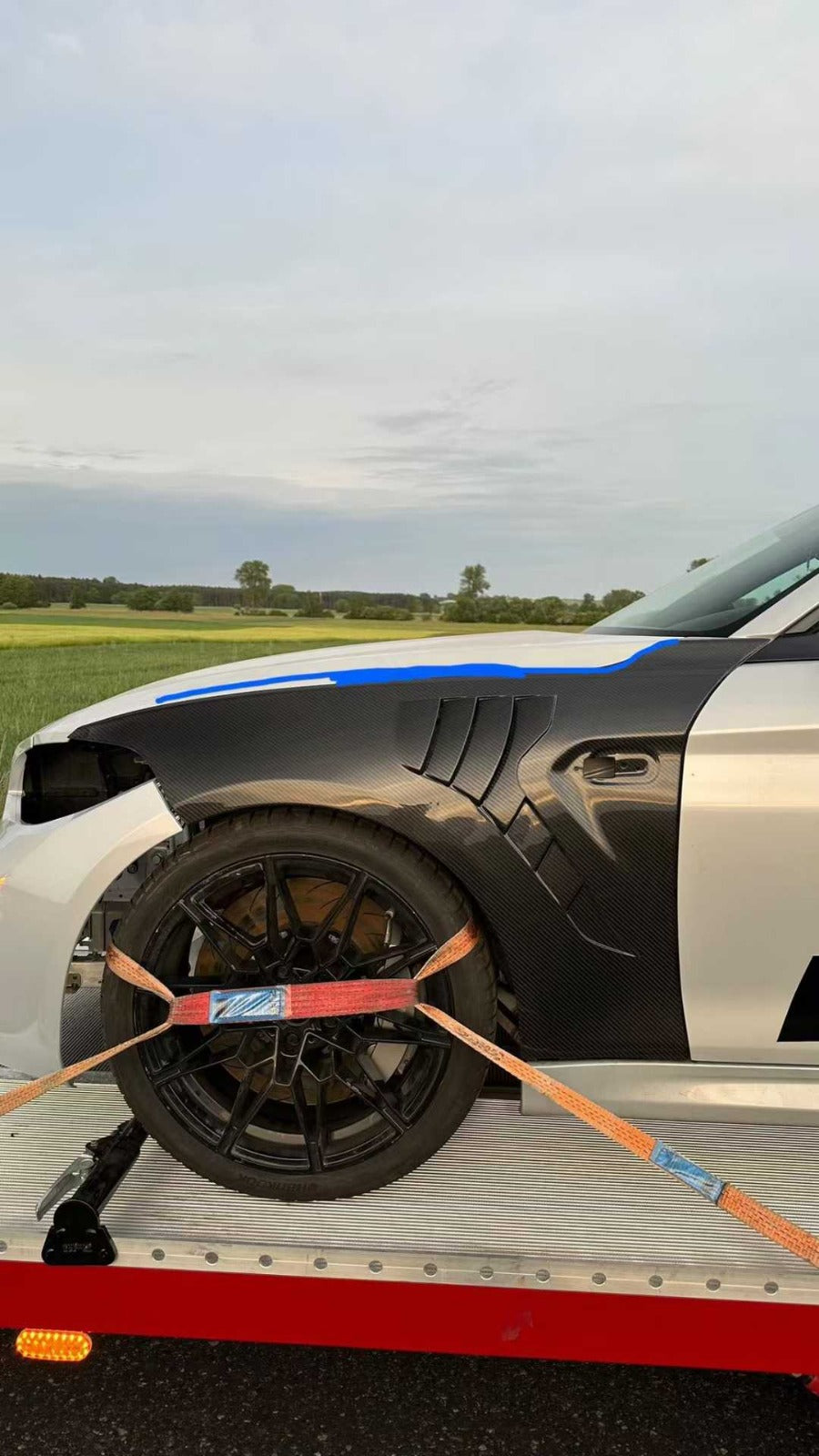 bmw-m2-f87-dry-carbon-fiber-front-fenders2