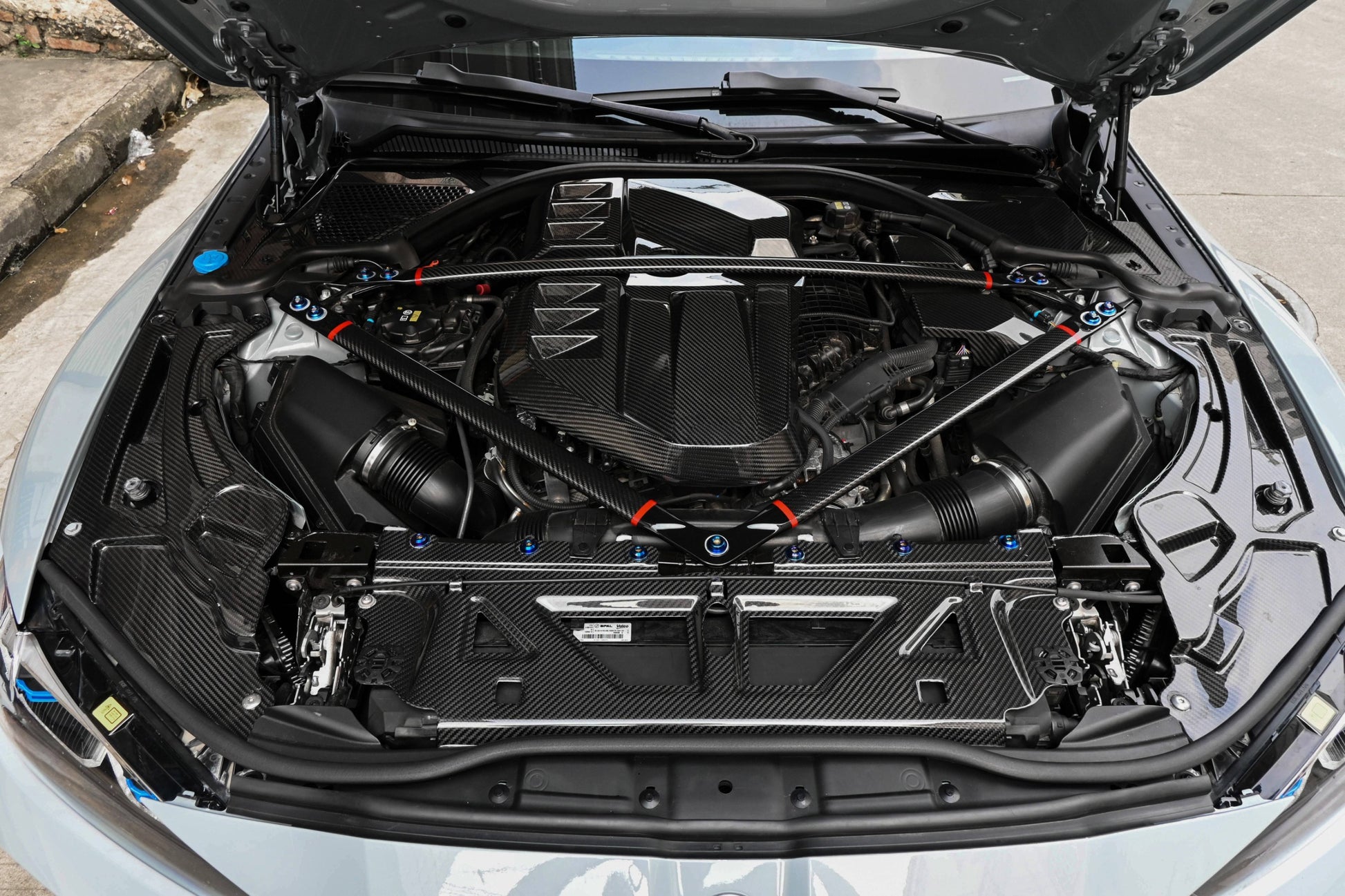 bmw-m2-m3-m4-g80-g81-g82-g83-dry-carbon-fiber-engine-bay-bundle_2