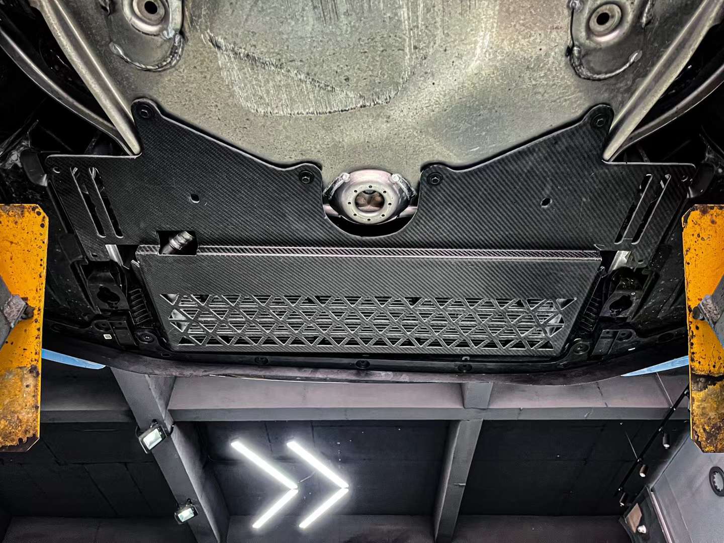 BMW M2/M3/M4 G80/G81/G82/G83/G87 DRY CARBON FIBER OIL COOLER GUARD PLATE-DARKTRACE DESIGN-DARKTRACE DESIGN