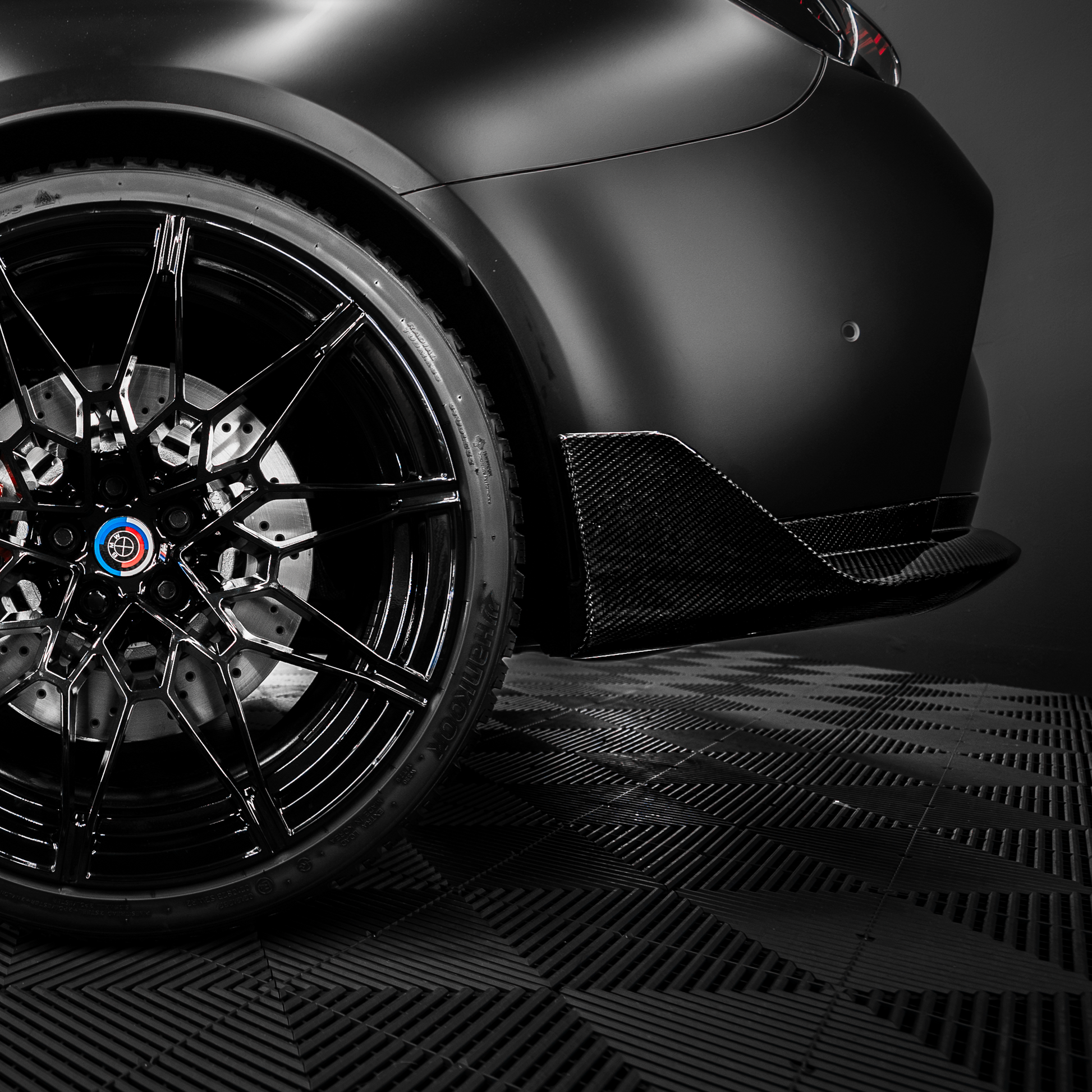 bmw-m3-g80g81-mp-style-dry-carbon-fiber-rear-corners-darktrace-design-5