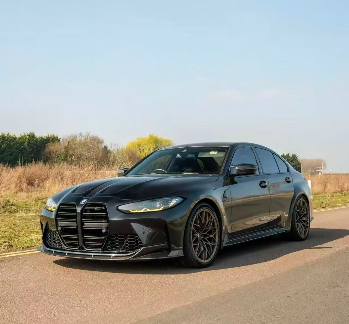 BMW M3/M4 G80/G81/G82/G83 CS STÍLUSÚ SZÁRAZ KARBON ELSŐ AJTÓ