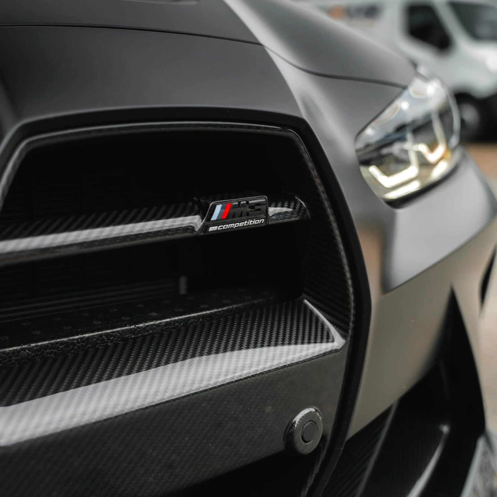 BMW M3/M4 G80/G81/G82/G83 ONE-PIECE V STYLE DRY CARBON FIBER FRONT GRILL-DARKTRACE DESIGN-DARKTRACE DESIGN