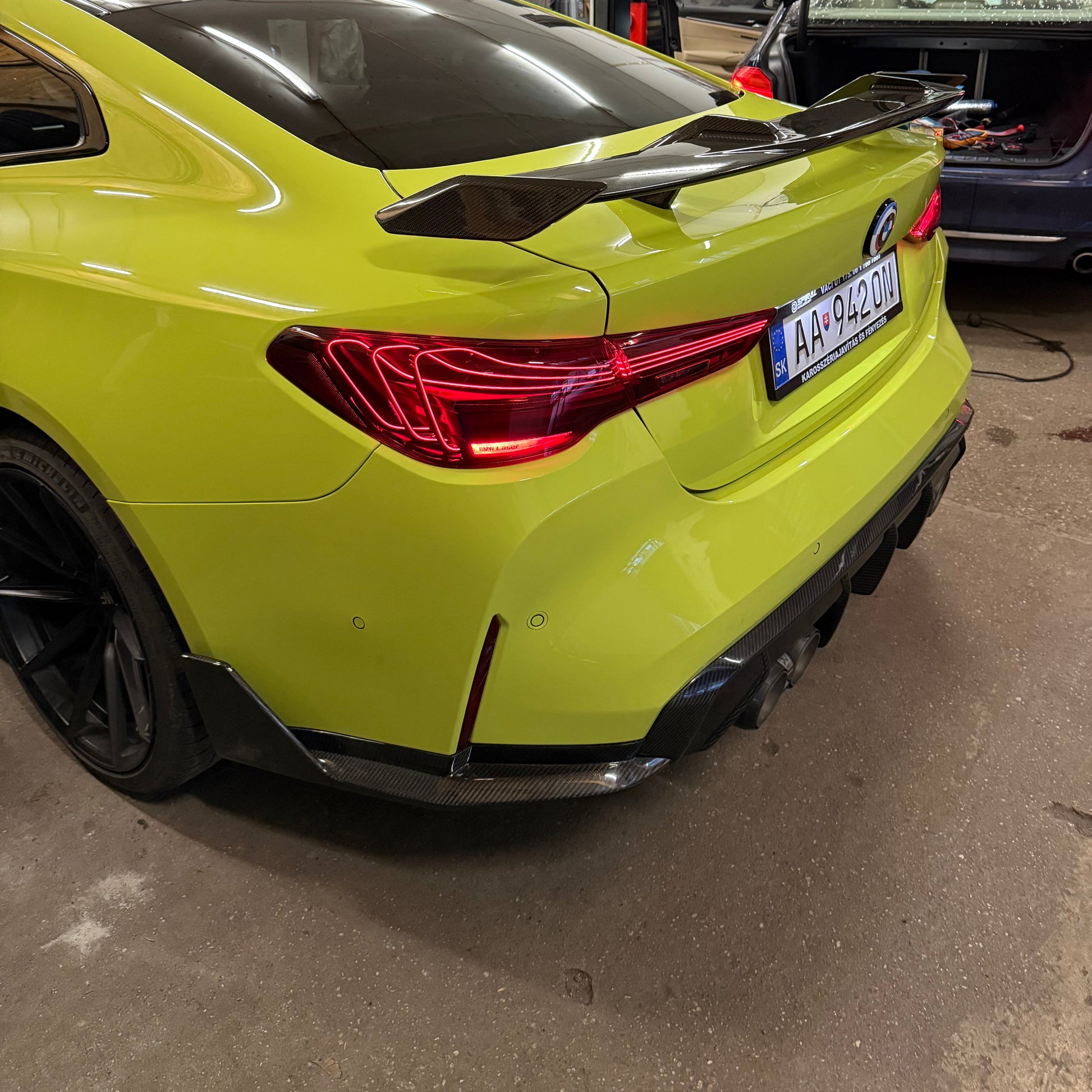 bmw-m4-g82g83-mp-style-dry-carbon-fiber-rear-corners-darktrace-design-4