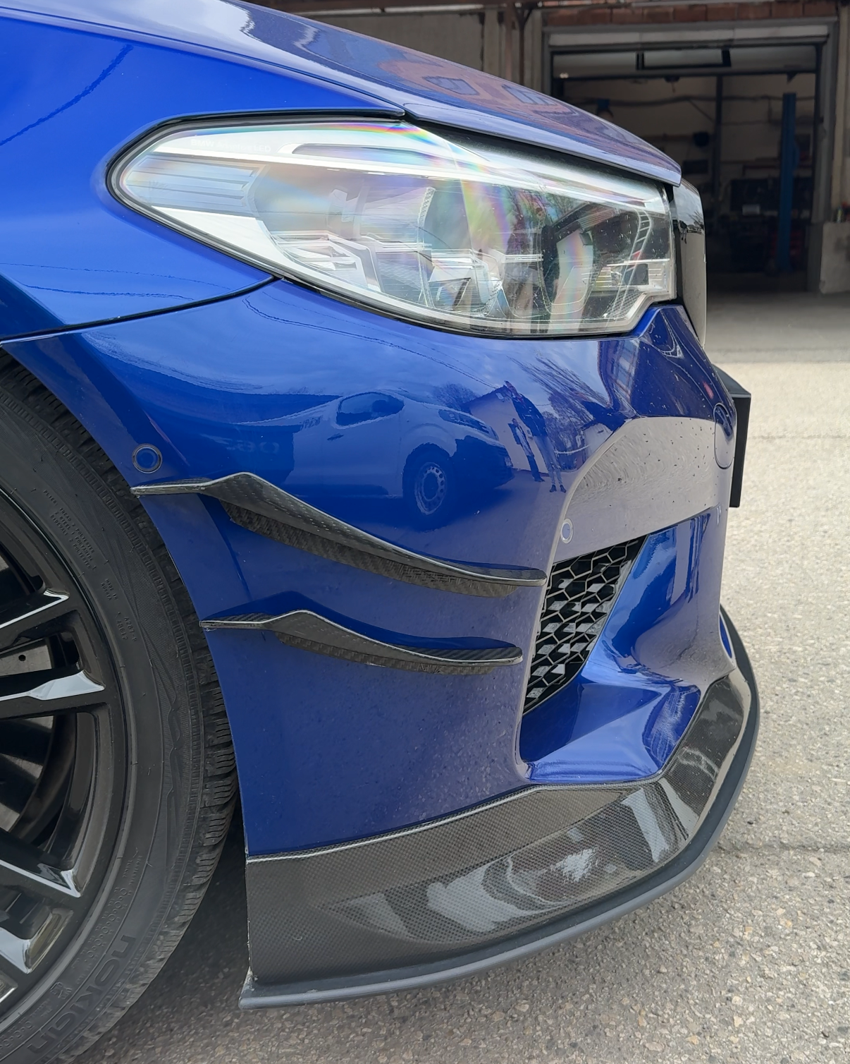 bmw-m5-f90-dry-carbon-fiber-front-wind-knives-darktrace-design-7