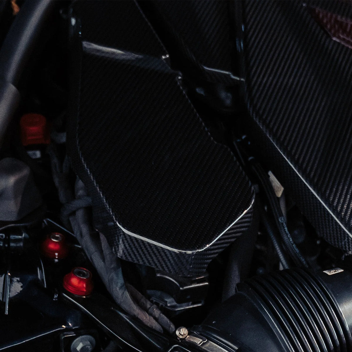 bmw-m5-g90g99-dry-carbon-fiber-ecu-cover-darktrace-design-3