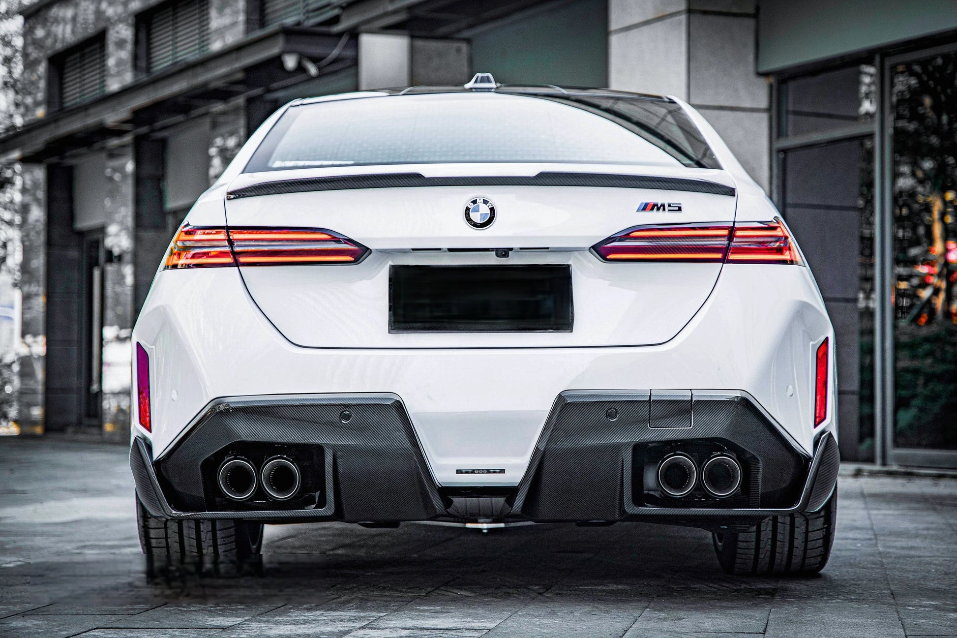bmw-m5-g90g99-dtd-v2-style-dry-carbon-fiber-rear-diffuser-darktrace-design-4